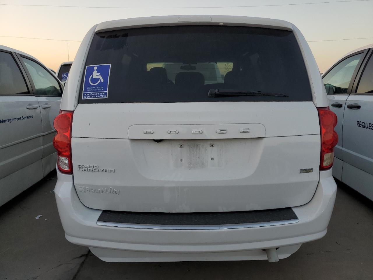2017 Dodge Caravan VIN 2C4RDGBG0HR768027 Copart auction photo, minor dent/scratches damage thumbnail 6