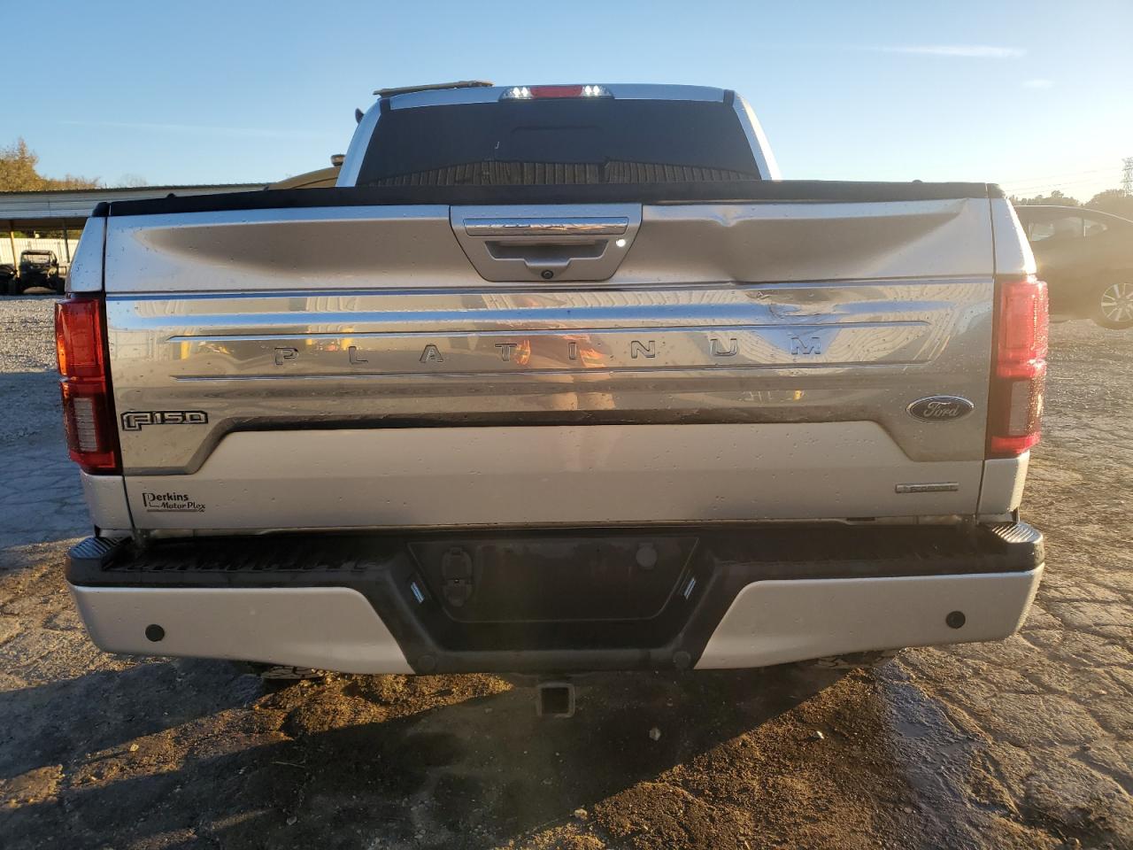 2018 Ford F-150 VIN 1FTEW1EG3JFE18826 Copart auction photo, vandalism damage thumbnail 6