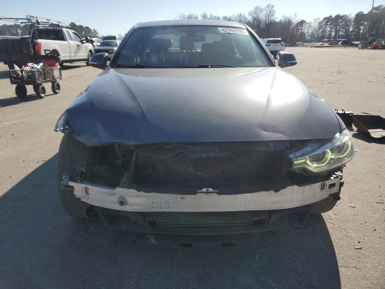 2016 BMW 3er VIN WBA8E9G53GNT83968 Copart auction photo, front end damage thumbnail 5
