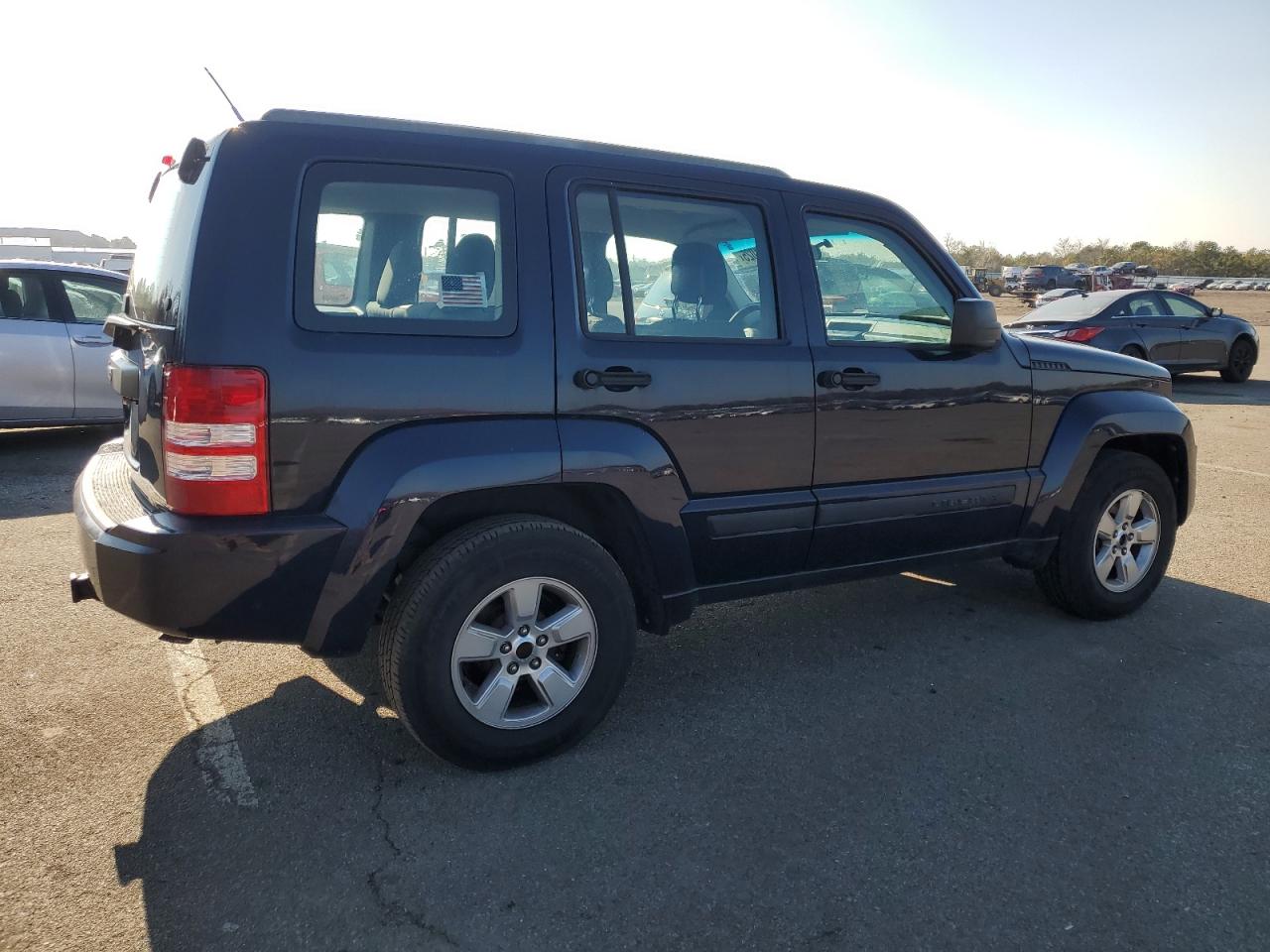 2012 Jeep Liberty (North America) VIN 1C4PJMAK5CW140209 Copart auction photo, minor dent/scratches damage thumbnail 3