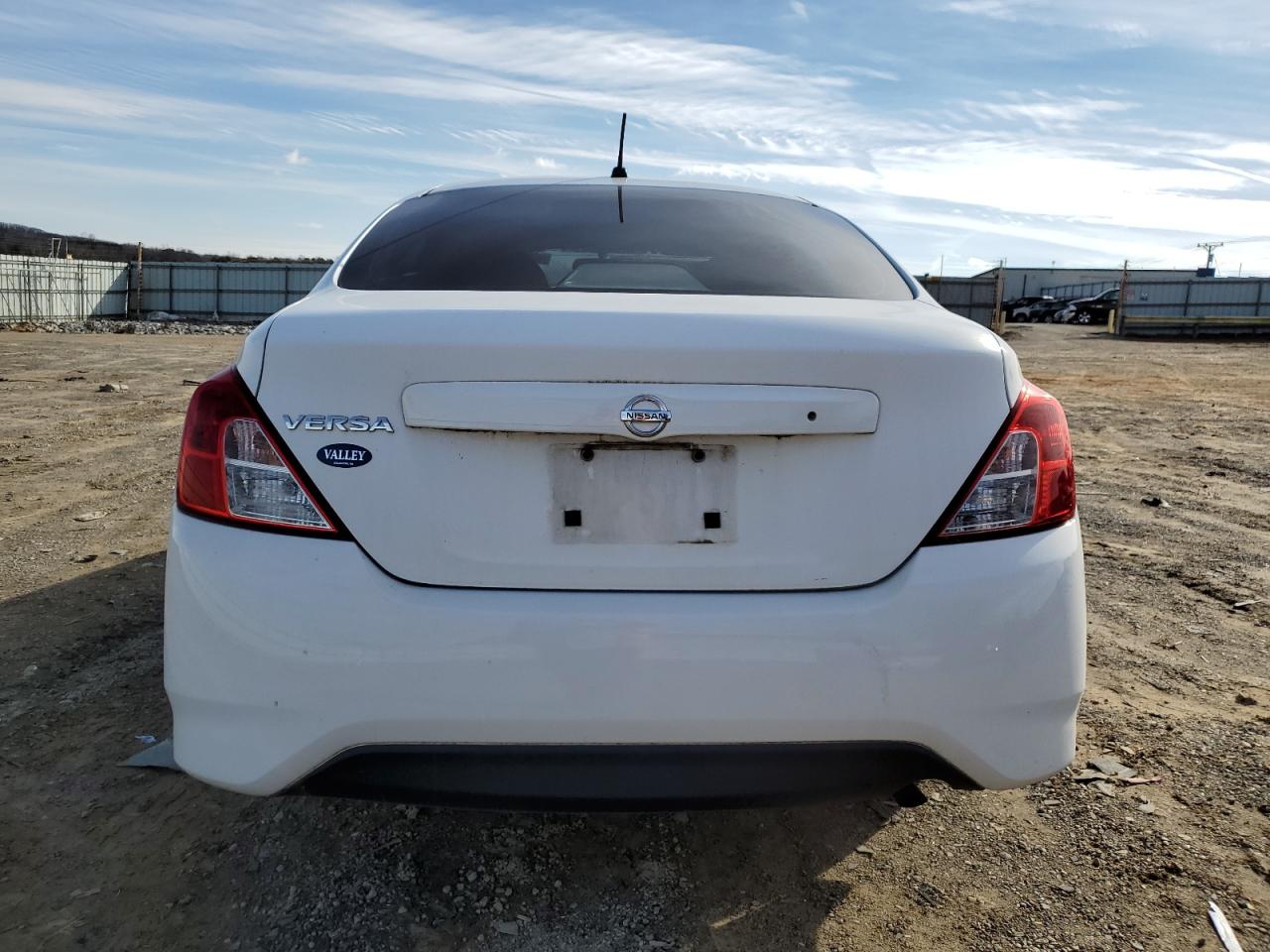 2016 Nissan Versa VIN 3N1CN7AP6GL872301 Copart auction photo, front end / side damage thumbnail 6