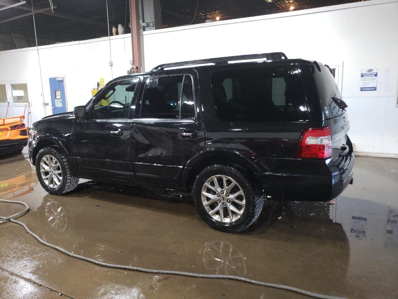 2015 Ford Expedition VIN 1FMJU2AT1FEF12662 Copart auction photo, front end / side damage thumbnail 2