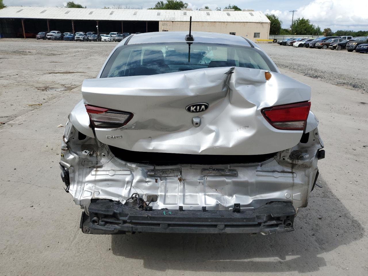 2020 KIA Rio VIN 3KPA24AD2LE326644 Copart auction photo, rear end / minor dent/scratches damage thumbnail 6
