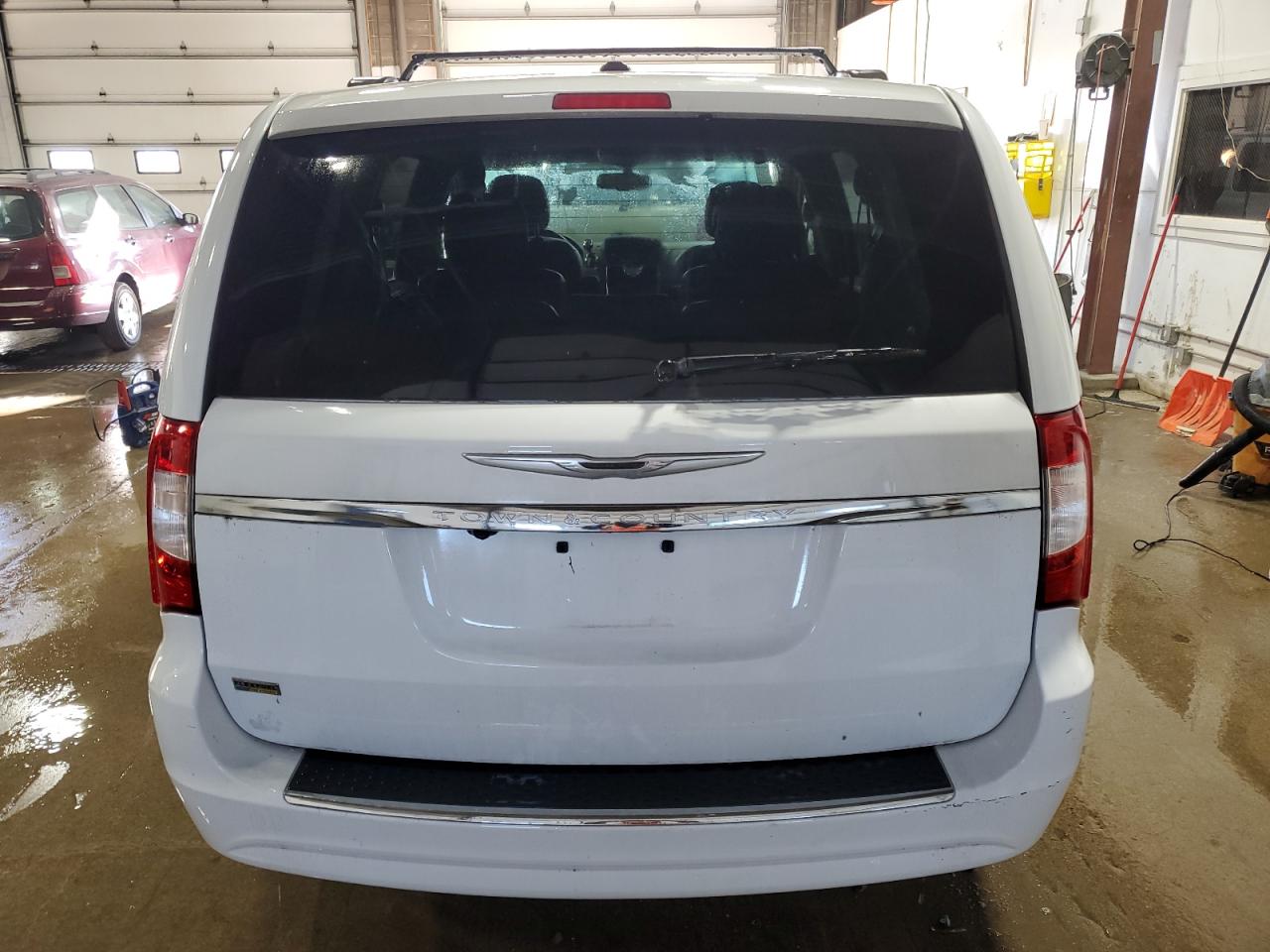 2016 Chrysler Town & Country VIN 2C4RC1BG5GR212763 Copart auction photo, front end / rear end damage thumbnail 6