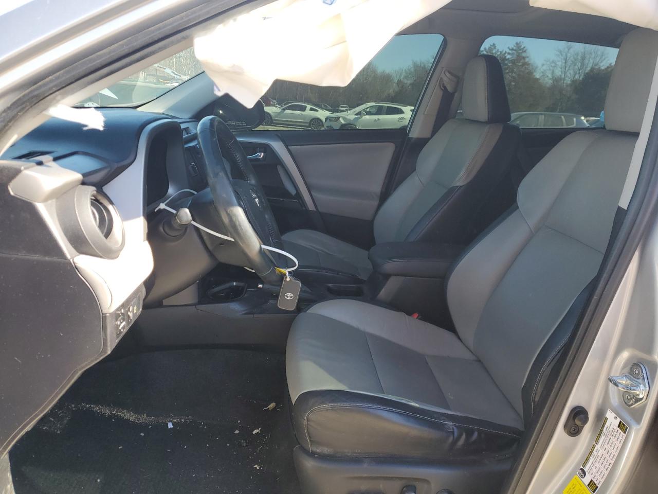 2016 Toyota RAV 4 VIN 2T3YFREV1GW272136 Copart auction photo, side / rear end damage thumbnail 7
