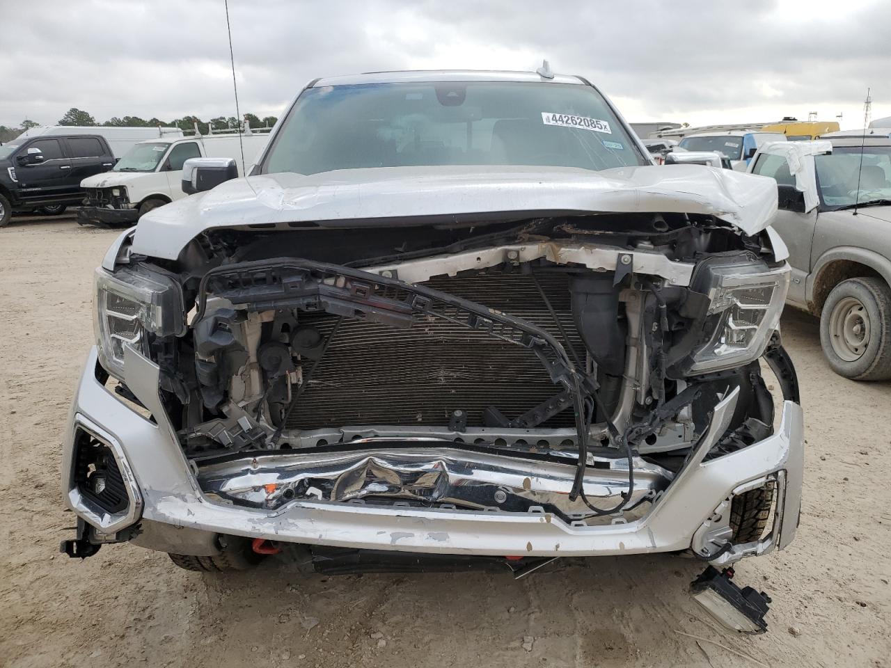 2021 GMC Sierra VIN 3GTU9DED1MG256465 Copart auction photo, front end / minor dent/scratches damage thumbnail 5