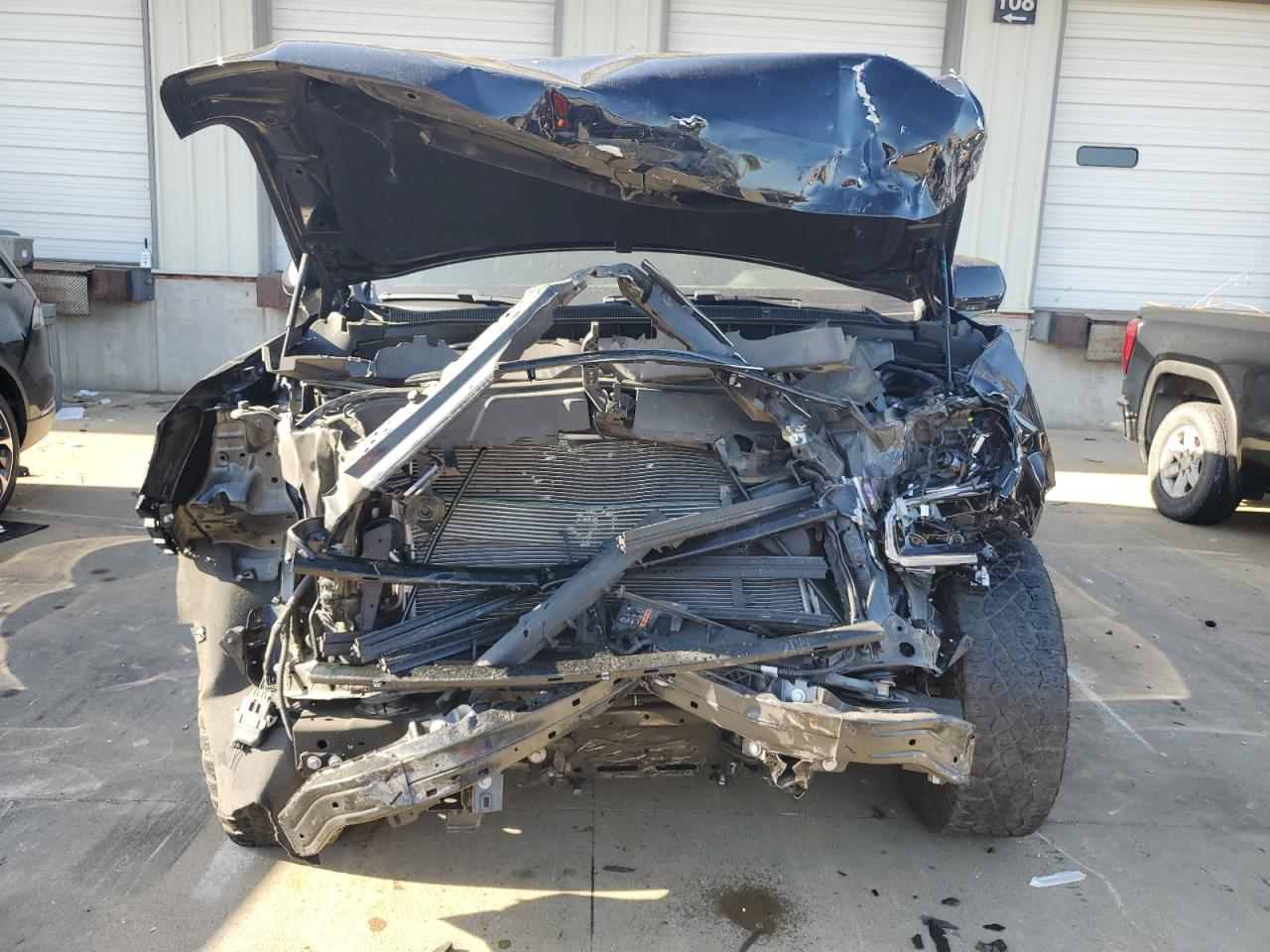 2021 Chevrolet Tahoe VIN 1GNSKRKD6MR403805 Copart auction photo, front end / side damage thumbnail 5