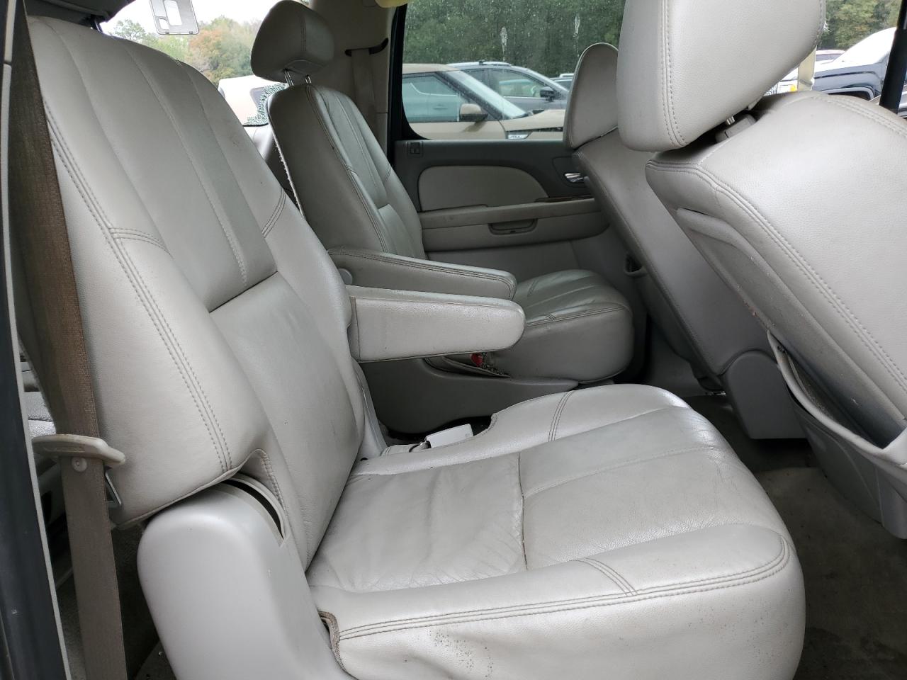 2008 Chevrolet Suburban VIN 1GNFC16028R164928 Copart auction photo, all over damage thumbnail 11
