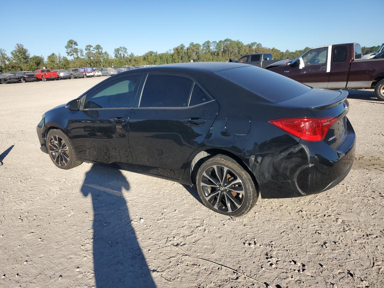 2018 Toyota Corolla VIN 5YFBURHE2JP763680 Copart auction photo, front end / rear end damage thumbnail 2