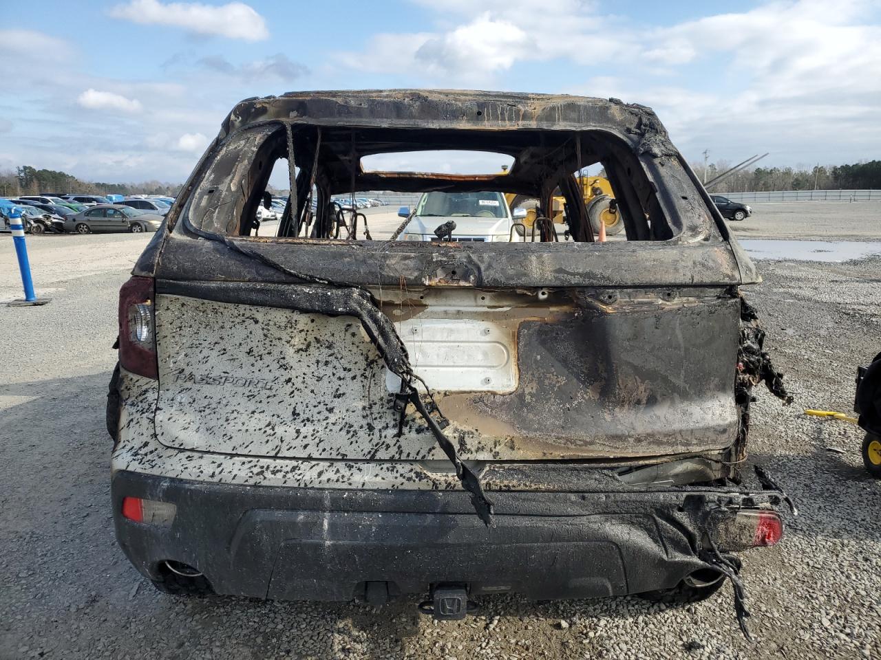 2019 Honda Passport VIN 5FNYF7H58KB011715 Copart auction photo, burn / burn - interior damage thumbnail 6