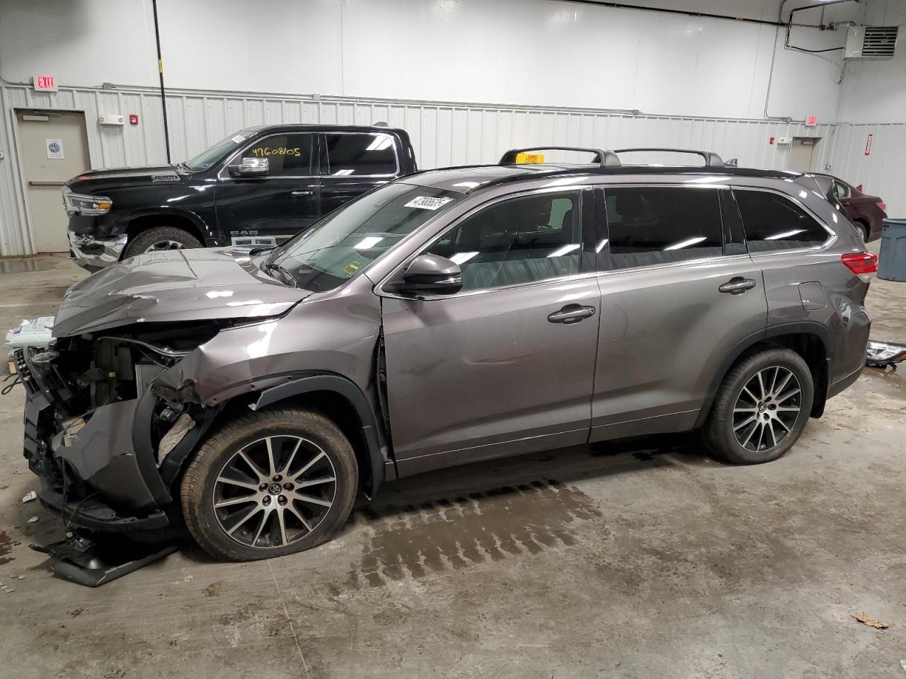 2017 Toyota Highlander VIN 5TDJZRFH7HS463340