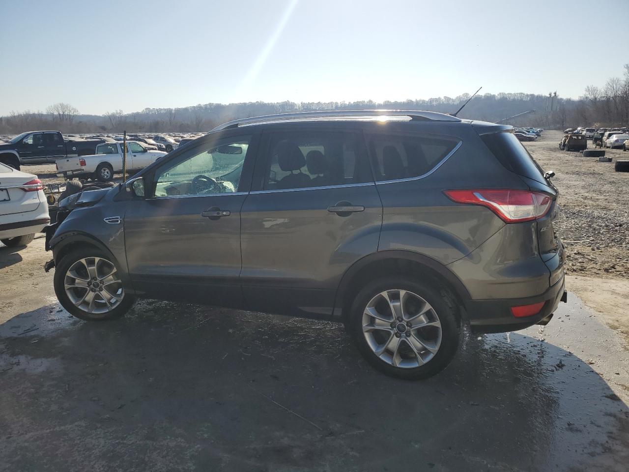 2016 Ford Escape VIN 1FMCU9J91GUB34663 Copart auction photo, front end damage thumbnail 2