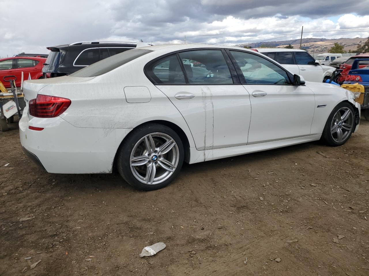 2015 BMW 5er VIN WBAFV3C55FD687110 Copart auction photo, front end / vandalism damage thumbnail 3