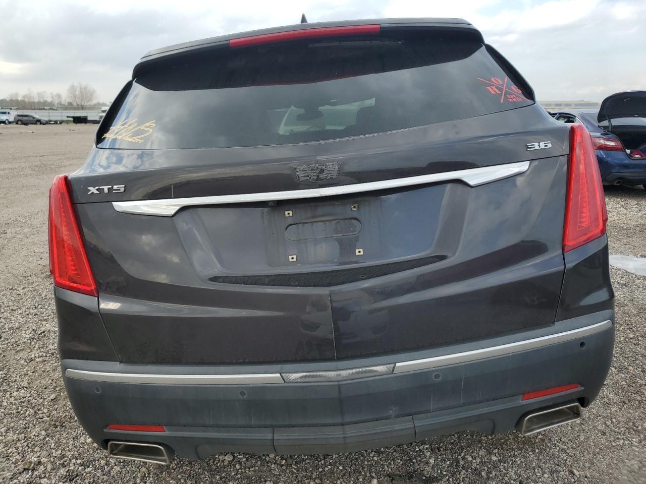 2017 Cadillac XT5 VIN 1GYKNBRS0HZ145647 Copart auction photo, front end / side damage thumbnail 6