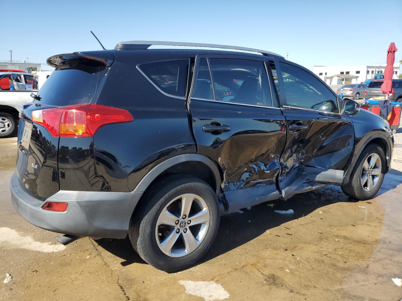 2015 Toyota RAV 4 VIN 2T3WFREV4FW170870 Copart auction photo, side / minor dent/scratches damage thumbnail 3