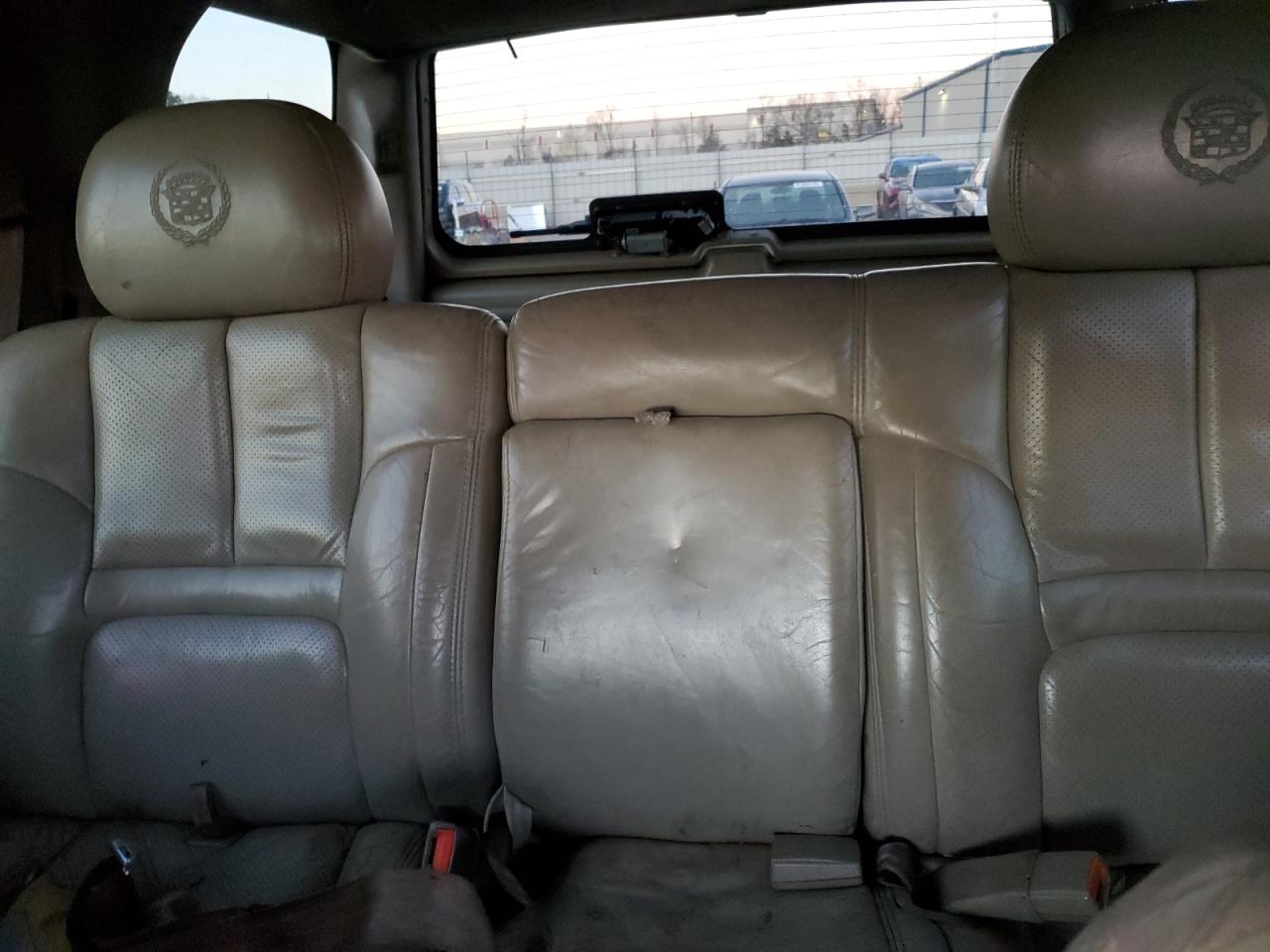 2000 Cadillac Escalade VIN 1GYEK63R9YR169562 Copart auction photo, front end damage thumbnail 10