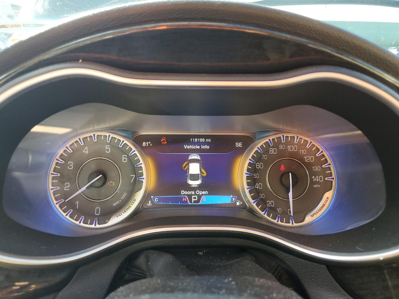 2015 Chrysler 200 VIN 1C3CCCCG1FN565470 Copart auction photo, front end / minor dent/scratches damage thumbnail 9