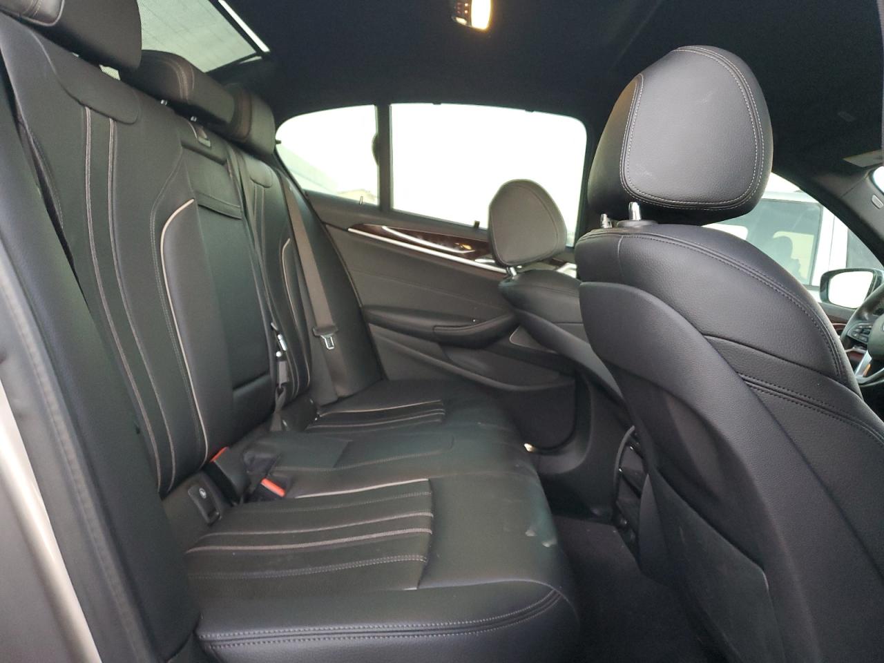 2019 BMW 5er VIN WBAJE5C55KWW10774 Copart auction photo, minor dent/scratches damage thumbnail 10