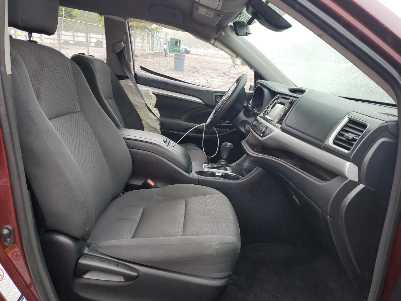 2018 Toyota Highlander VIN 5TDBZRFH0JS490678 Copart auction photo, side / front end damage thumbnail 7