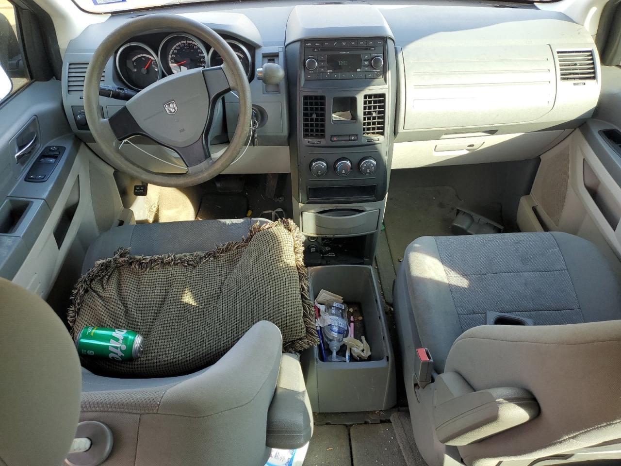 2008 Dodge Caravan VIN 2D8HN44HX8R746485 Copart auction photo, front end / all over damage thumbnail 8