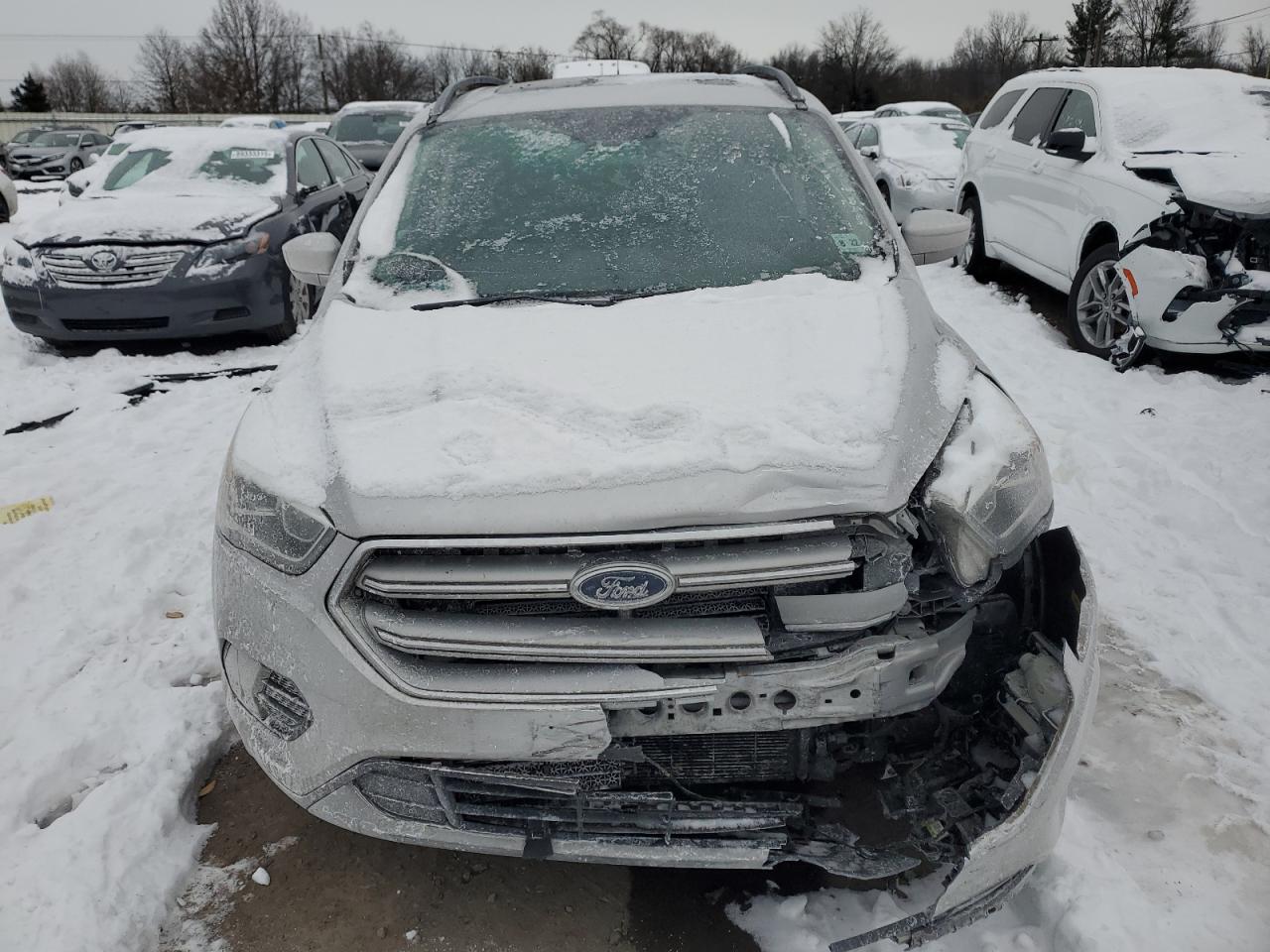 2017 Ford Escape VIN 1FMCU9GD0HUE11798 Copart auction photo, front end damage thumbnail 5