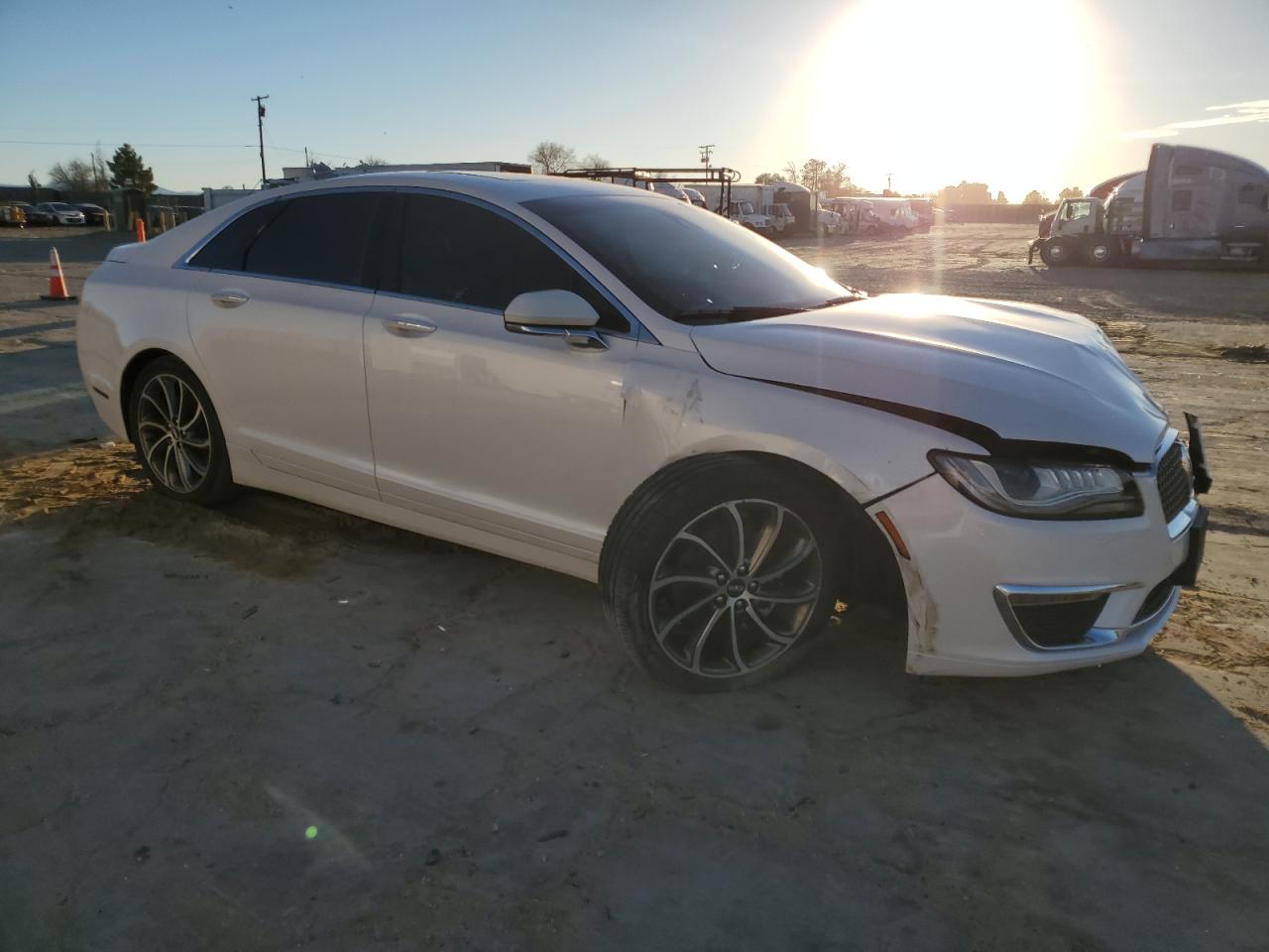 2019 Lincoln MKZ VIN 3LN6L5C95KR602349 Copart auction photo, front end damage thumbnail 4