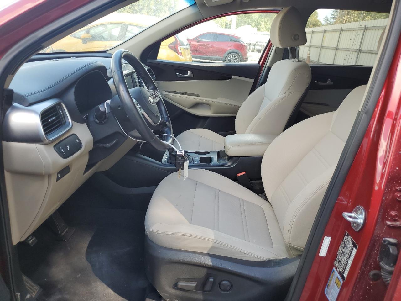 2020 KIA Sorento VIN 5XYPG4A35LG672354 Copart auction photo, side / front end damage thumbnail 7