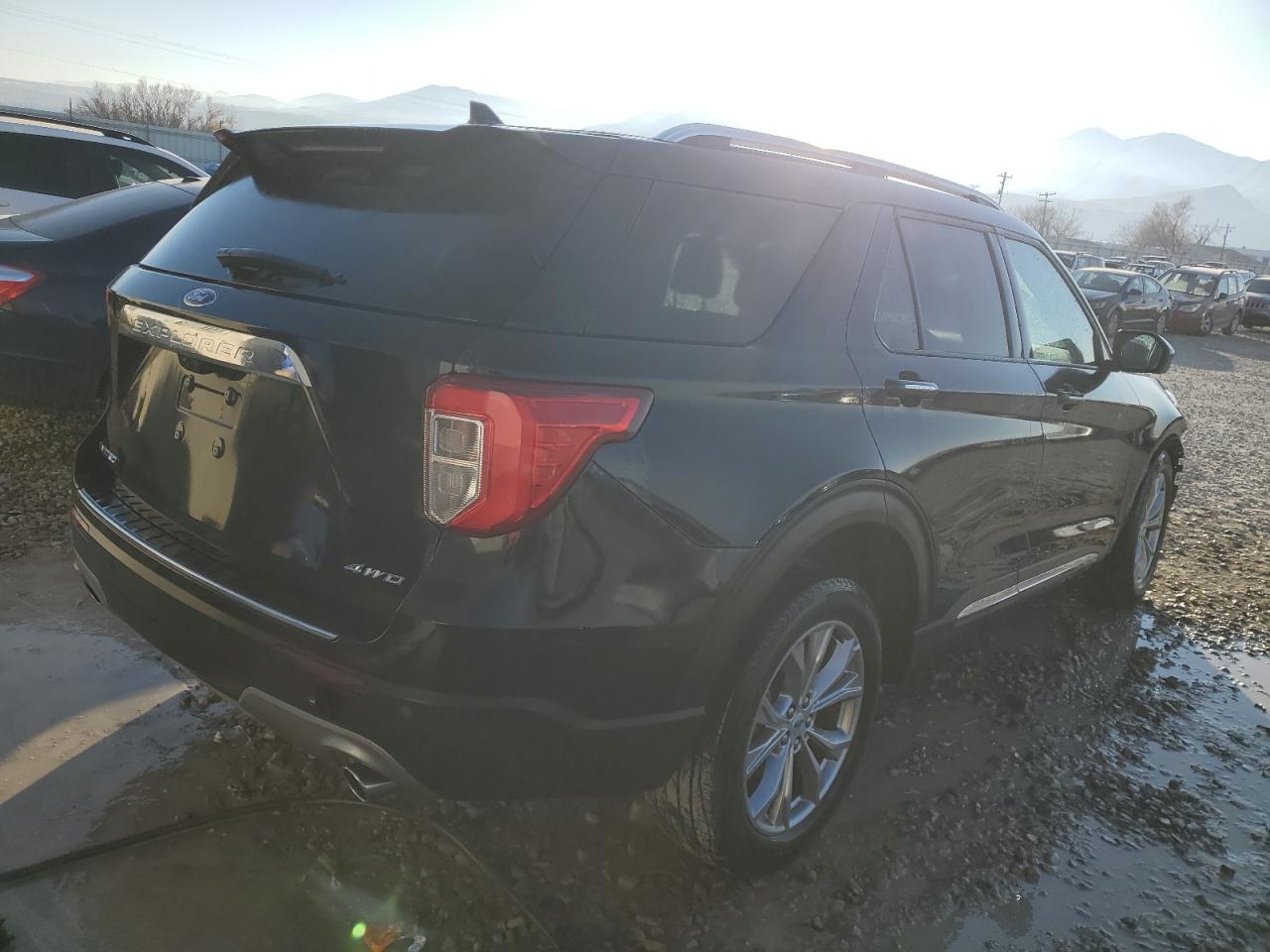 2023 Ford Explorer VIN 1FMSK8FH3PGB19723 Copart auction photo, side / front end damage thumbnail 3