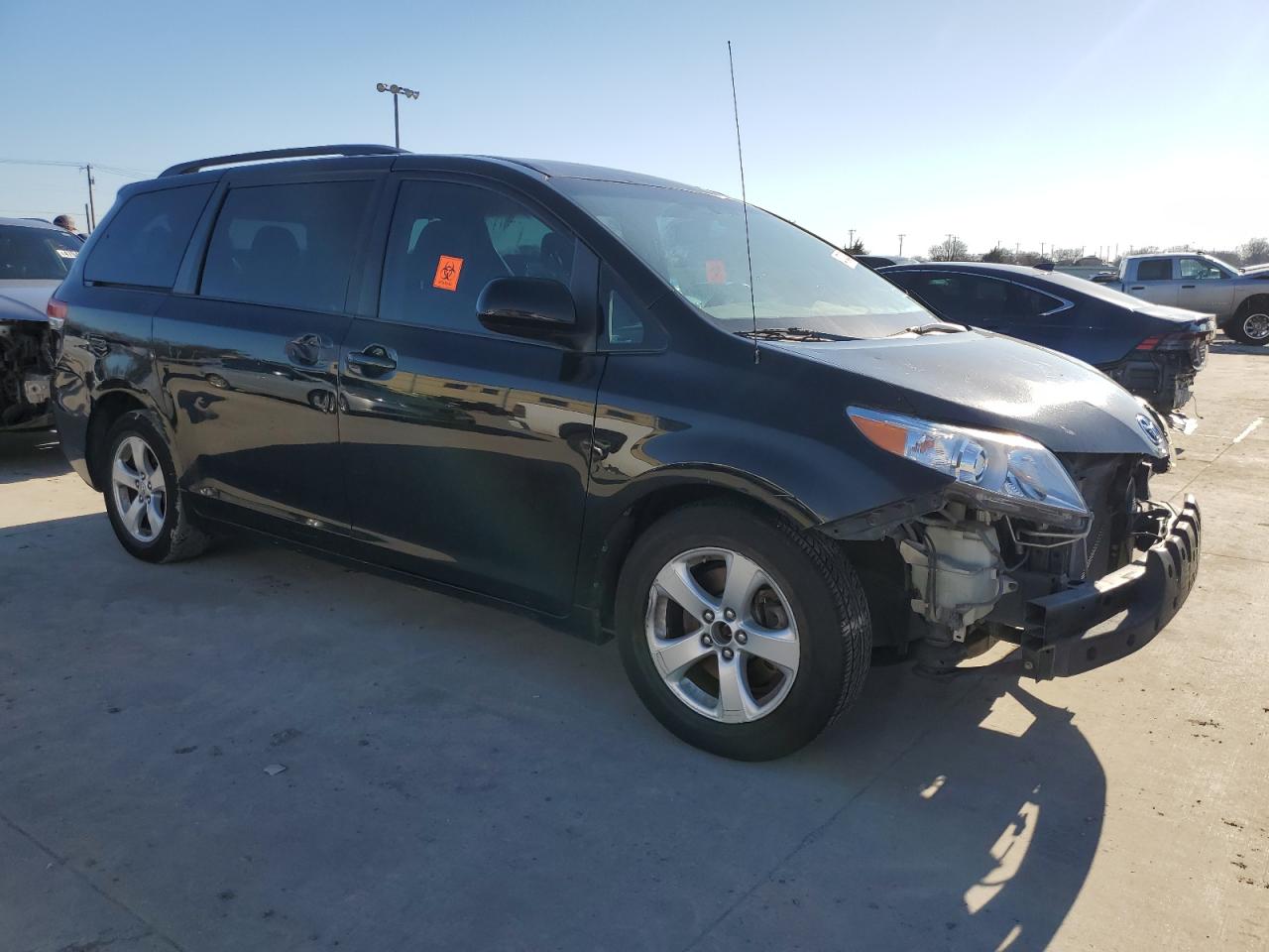 2011 Toyota Sienna VIN 5TDKK3DC1BS005507 Copart auction photo, front end damage thumbnail 4