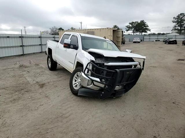 2018 Chevrolet Silverado VIN 3GCUKREC0JG389772 Copart auction photo, front end / side damage thumbnail 11
