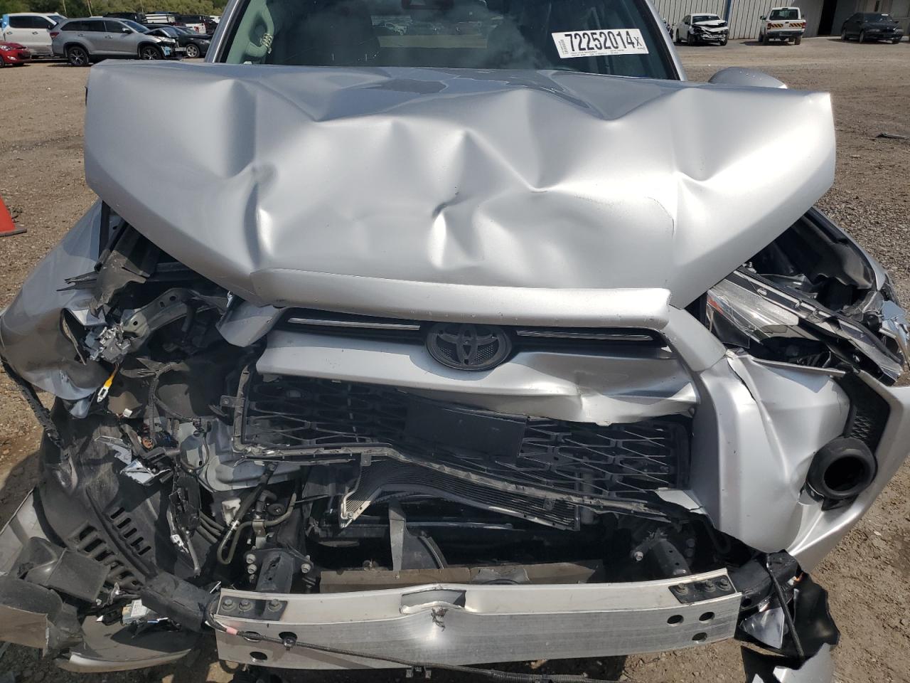2022 Toyota 4Runner VIN JTENU5JR8N5999820 Copart auction photo, front end / minor dent/scratches damage thumbnail 14
