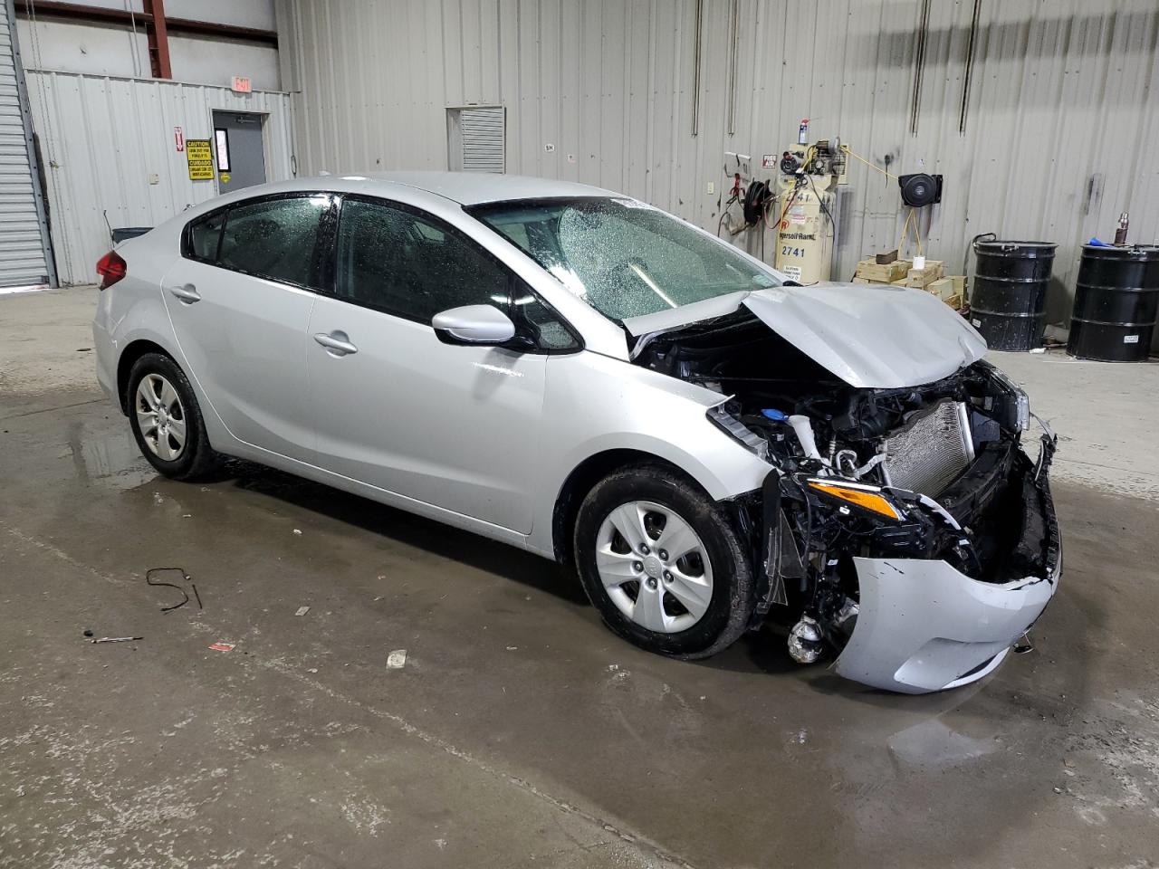 2017 KIA Forte VIN 3KPFK4A73HE136276 Copart auction photo, front end damage thumbnail 4