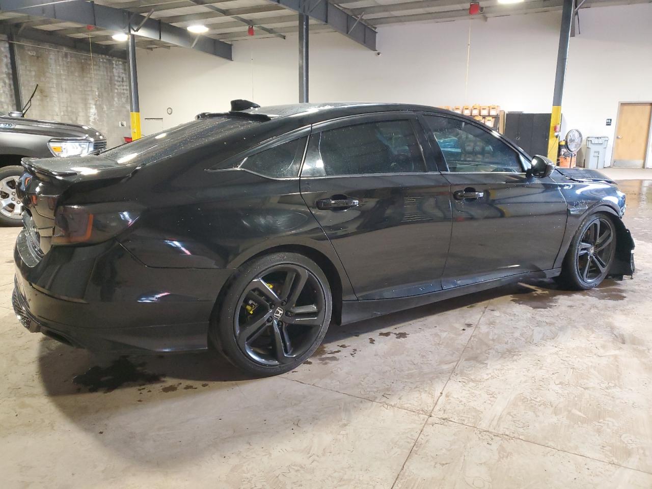 2018 Honda Accord VIN 1HGCV1F31JA268008 Copart auction photo, front end / rear end damage thumbnail 3