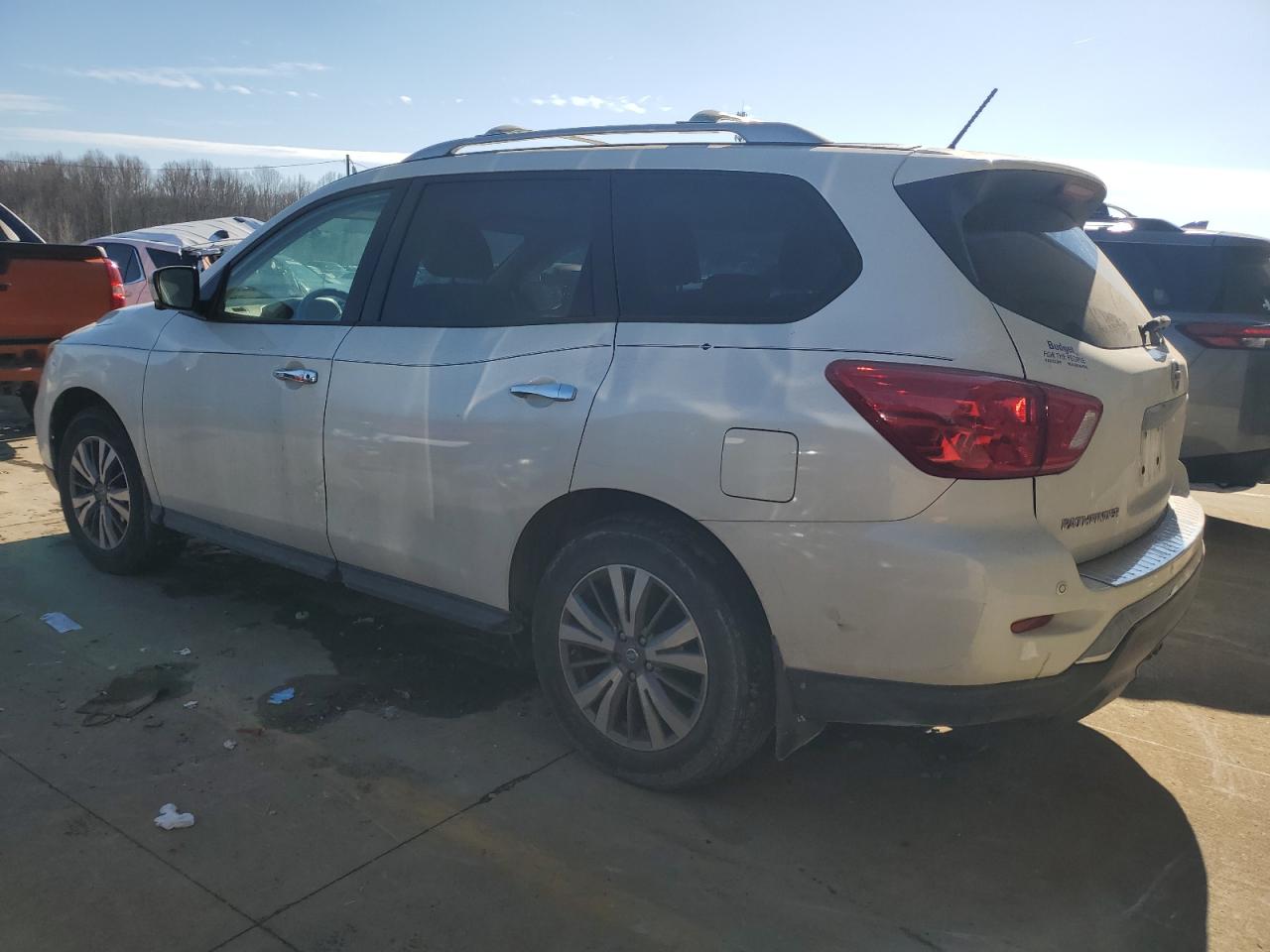 2017 Nissan Pathfinder VIN 5N1DR2MM0HC602550 Copart auction photo, side / front end damage thumbnail 2