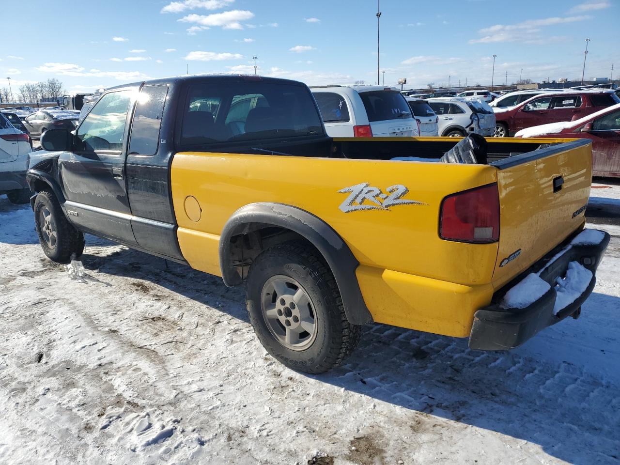 2002 Chevrolet S-10 Pickup VIN 1GCDT19WX28158890 Copart auction photo, front end damage thumbnail 2