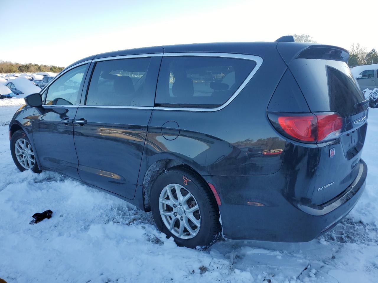 2020 Chrysler Pacifica VIN 2C4RC1FG7LR237538 Copart auction photo, normal wear / minor dent/scratches damage thumbnail 2