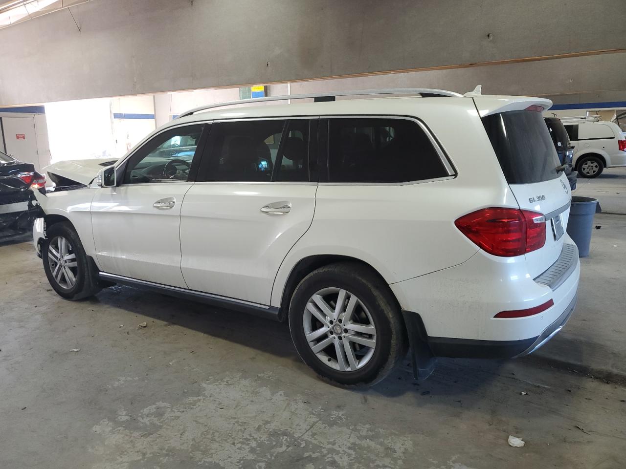 2015 Mercedes-Benz GL-klasse VIN 4JGDF2EE3FA476371 Copart auction photo, front end damage thumbnail 2