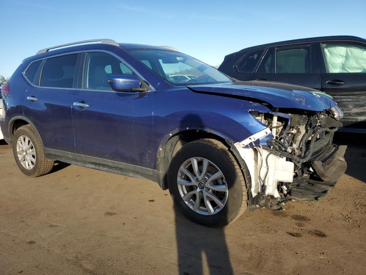 2018 Nissan Rogue VIN KNMAT2MVXJP599253 Copart auction photo, front end / minor dent/scratches damage thumbnail 4