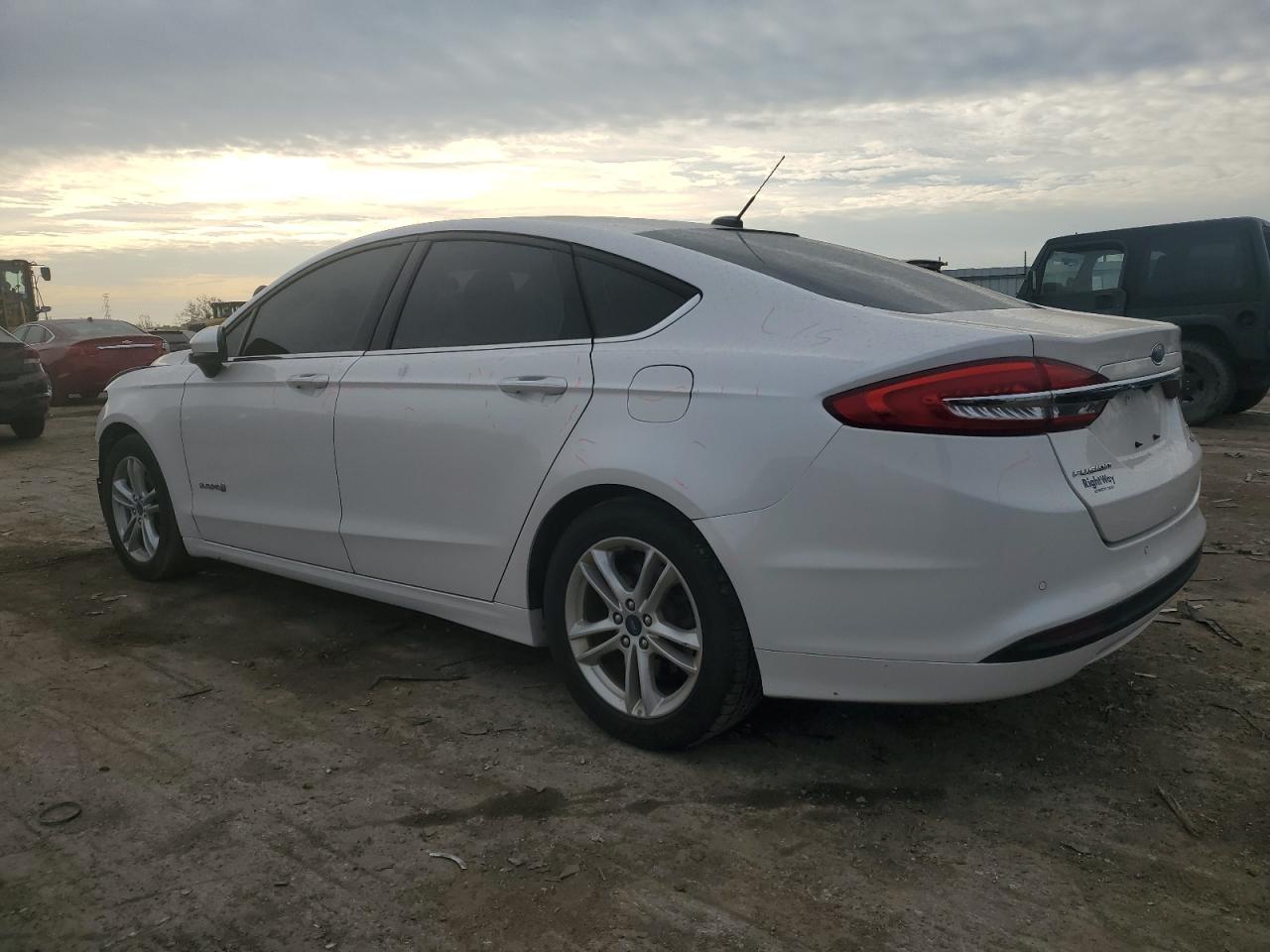 2018 Ford Fusion VIN 3FA6P0LU9JR243446 Copart auction photo, front end damage thumbnail 2