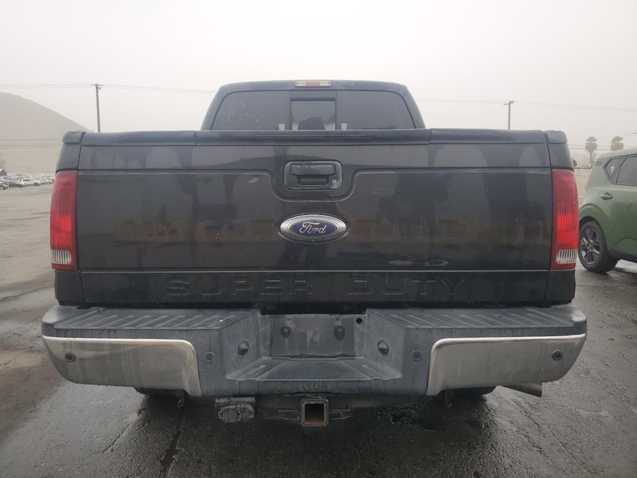 2015 Ford F250 VIN 1FT7W2BT4FED42286 Copart auction photo, stripped / minor dent/scratches damage thumbnail 6