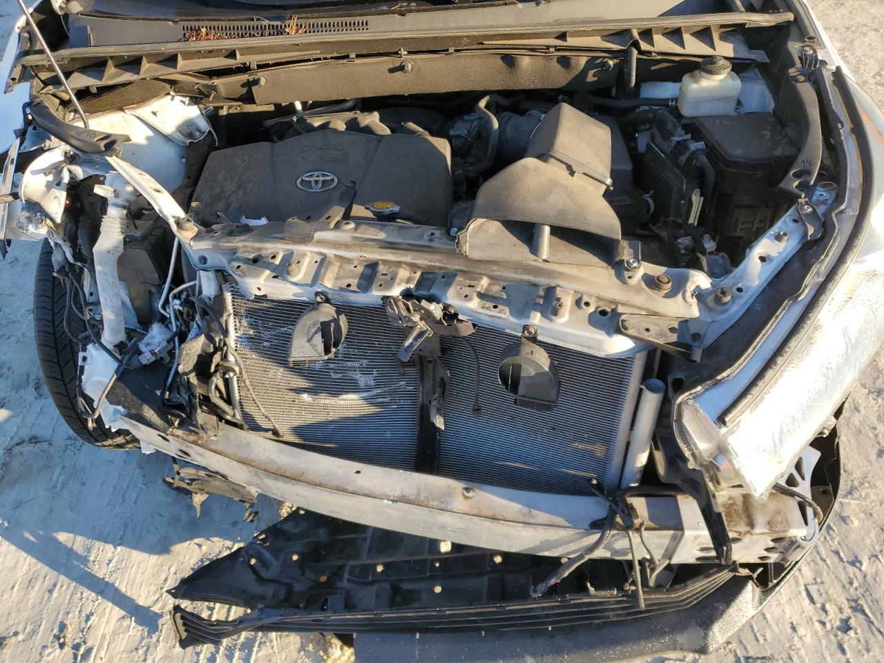 2017 Toyota Highlander VIN 5TDJZRFH8HS413885 Copart auction photo, front end / side damage thumbnail 12