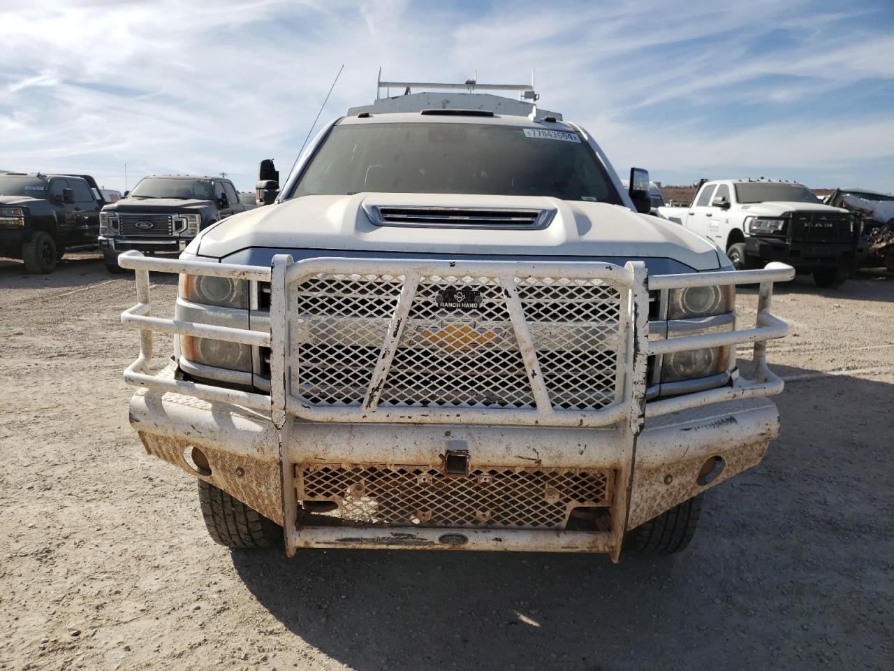 2019 Chevrolet Silverado VIN 1GC4KYEYXKF170438 Copart auction photo, side / rear end damage thumbnail 5