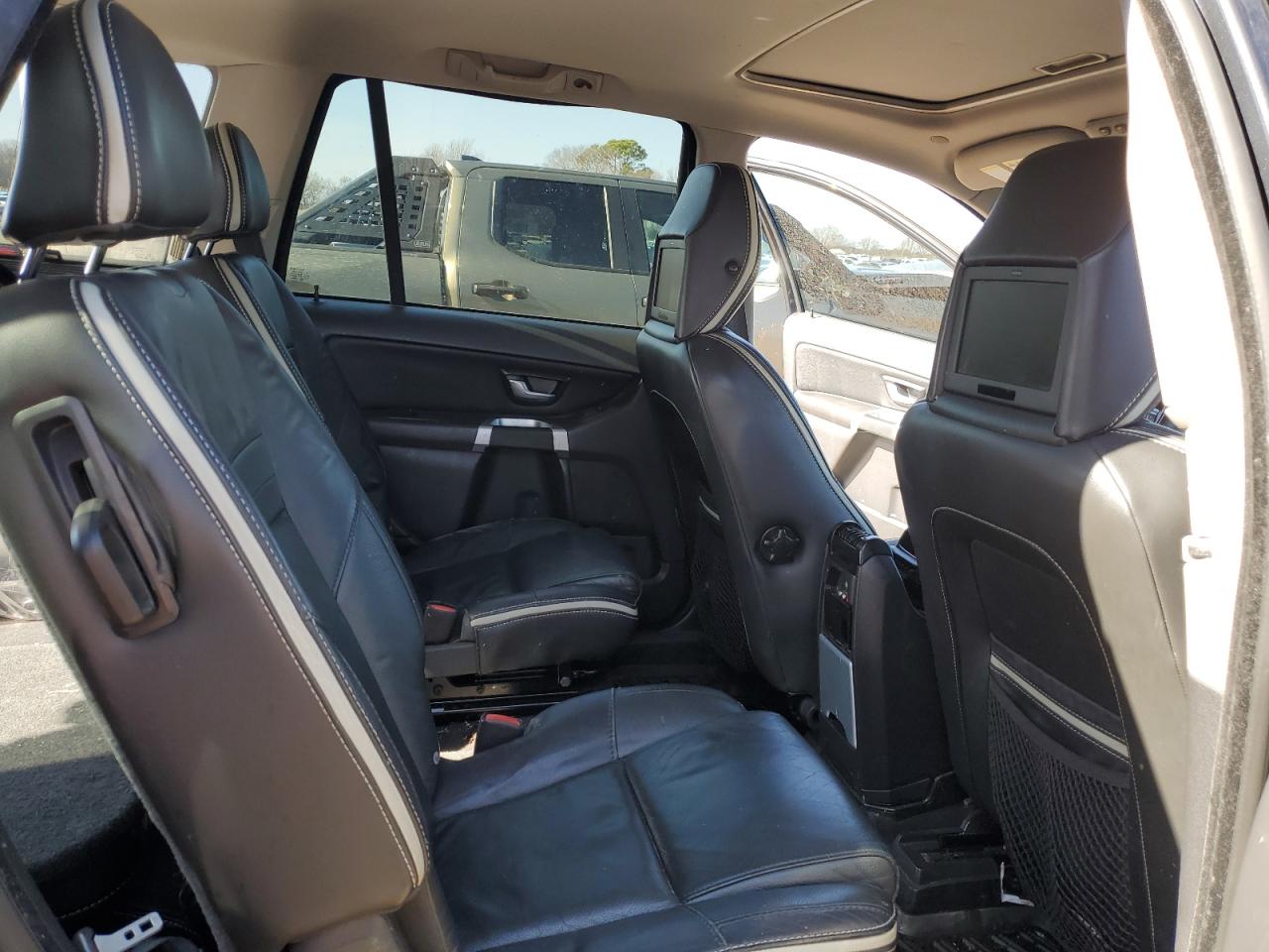 2011 Volvo XC90 VIN YV4952CT4B1598744 Copart auction photo, rear end damage thumbnail 11