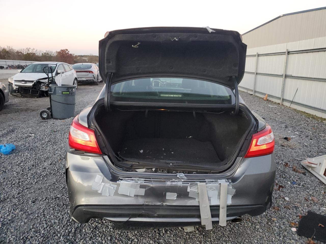 2017 Nissan Altima VIN 1N4AL3AP9HN322617 Copart auction photo, rear end damage thumbnail 6