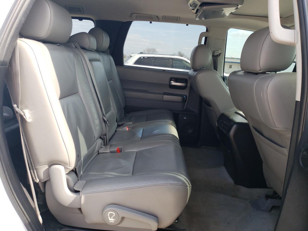 2011 Toyota Sequoia VIN 5TDJW5G18BS051597 Copart auction photo, rear end damage thumbnail 11