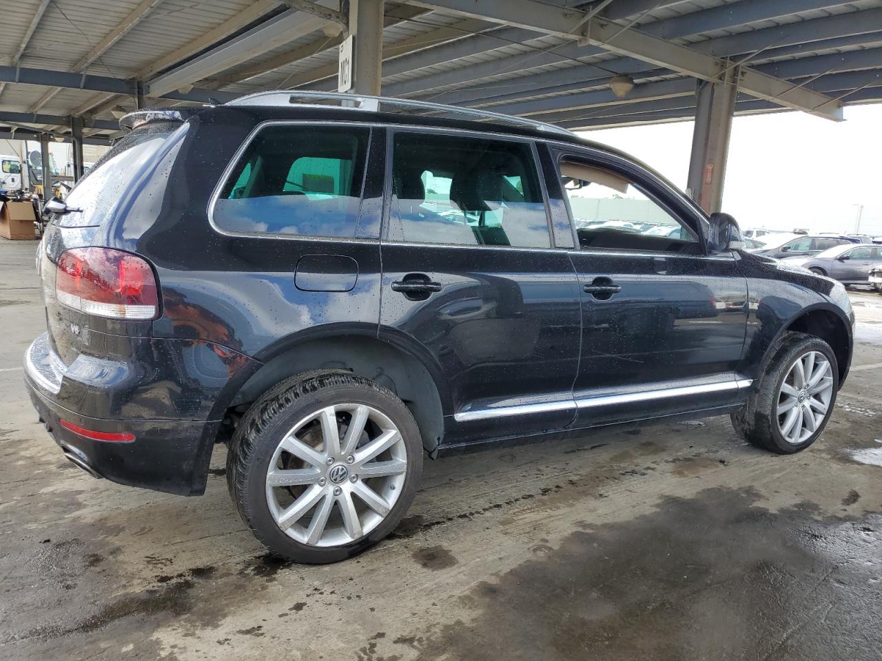 2010 Volkswagen Touareg VIN WVGBF7A98AD001321 Copart auction photo, rear end / side damage thumbnail 3