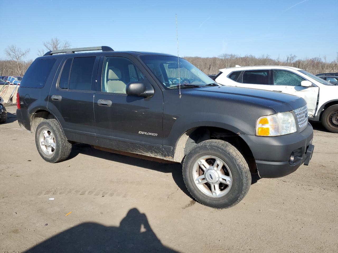 2005 Ford Explorer VIN 1FMZU73EX5ZA53542 Copart auction photo, front end / minor dent/scratches damage thumbnail 4