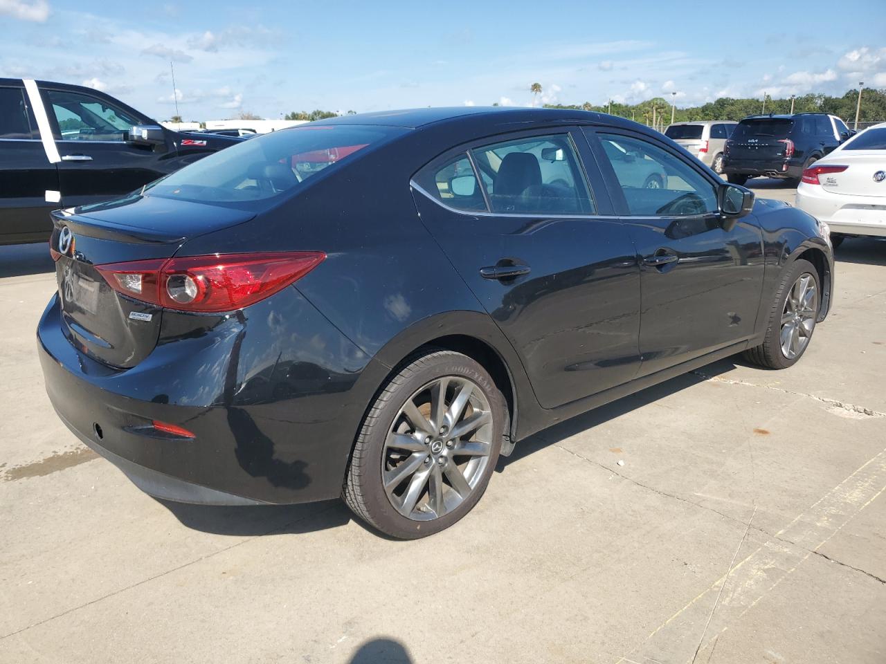 2018 Mazda 3 VIN 3MZBN1V3XJM262476 Copart auction photo, water/flood / front end damage thumbnail 3