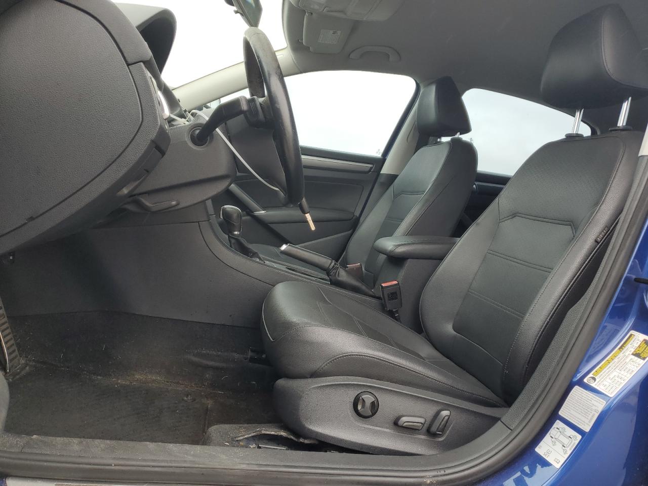 2017 Volkswagen Passat VIN 1VWDT7A3XHC006163 Copart auction photo, front end / minor dent/scratches damage thumbnail 7