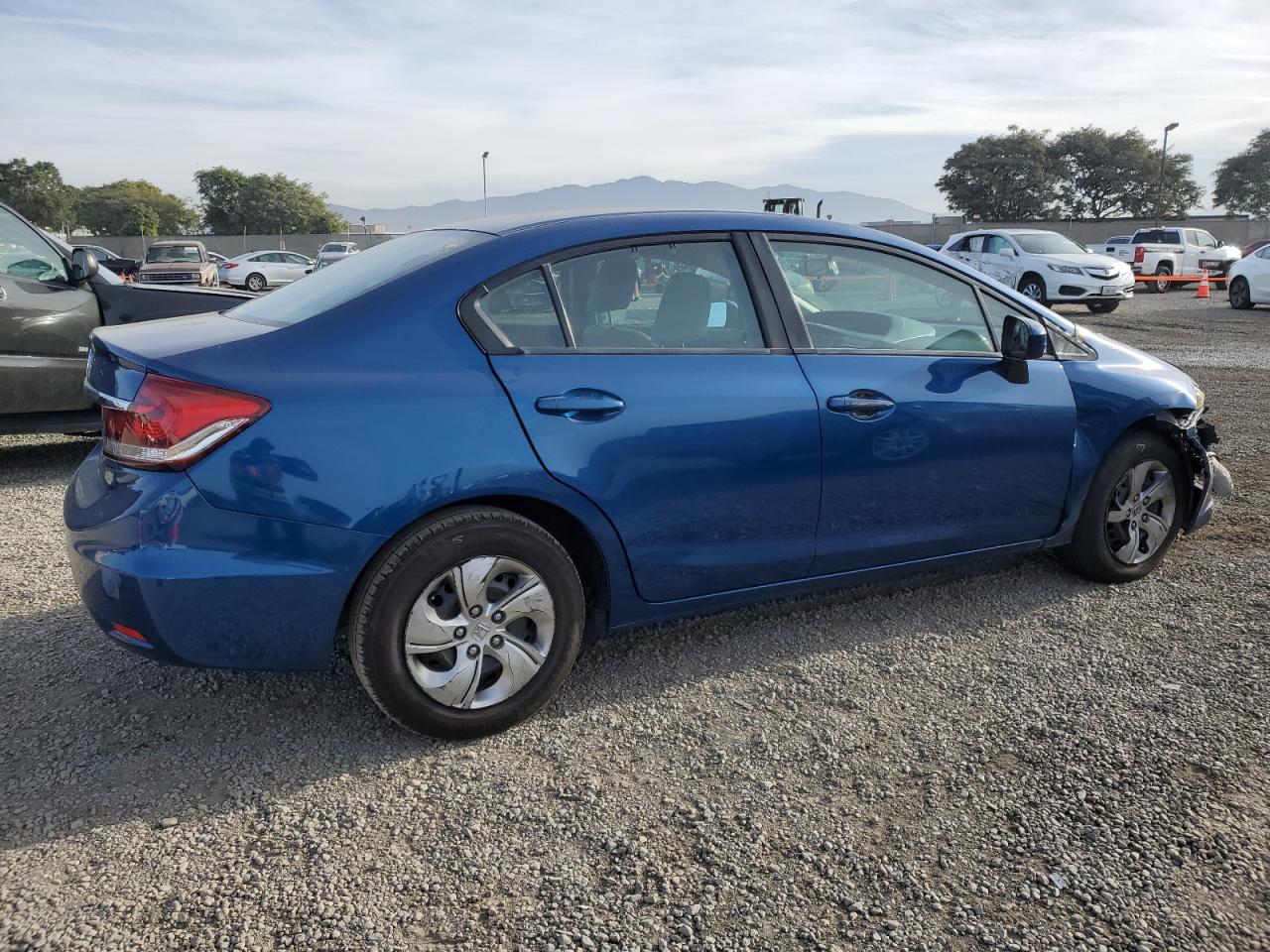 2015 Honda Civic VIN 2HGFB2F52FH537932 Copart auction photo, front end damage thumbnail 3